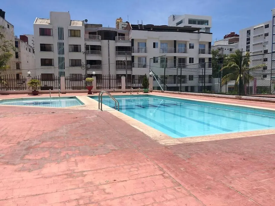 Hermoso Con Piscina Y Playa Al Lado Del Comercio Del Rodadero Gaira Colombia